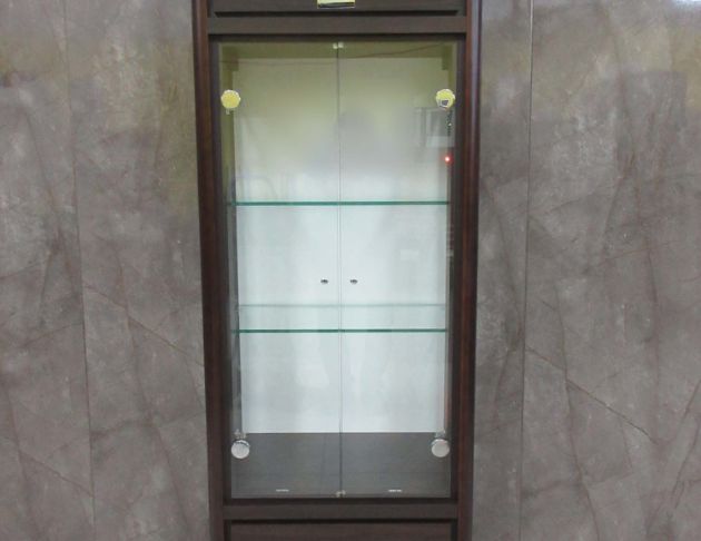 二手展示櫃 胡桃色60公分三門兩抽玻璃置物櫃 酒櫃 公仔櫃