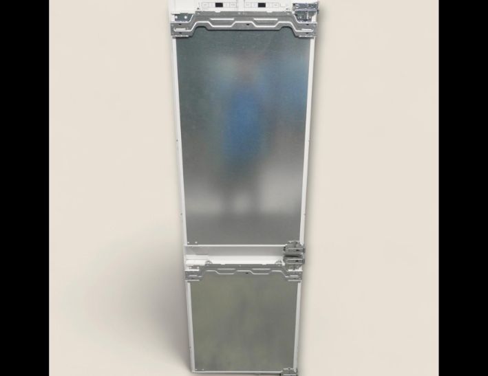 二手 德國 BOSCH 254公升 內崁式冰箱 2023年 原價六萬